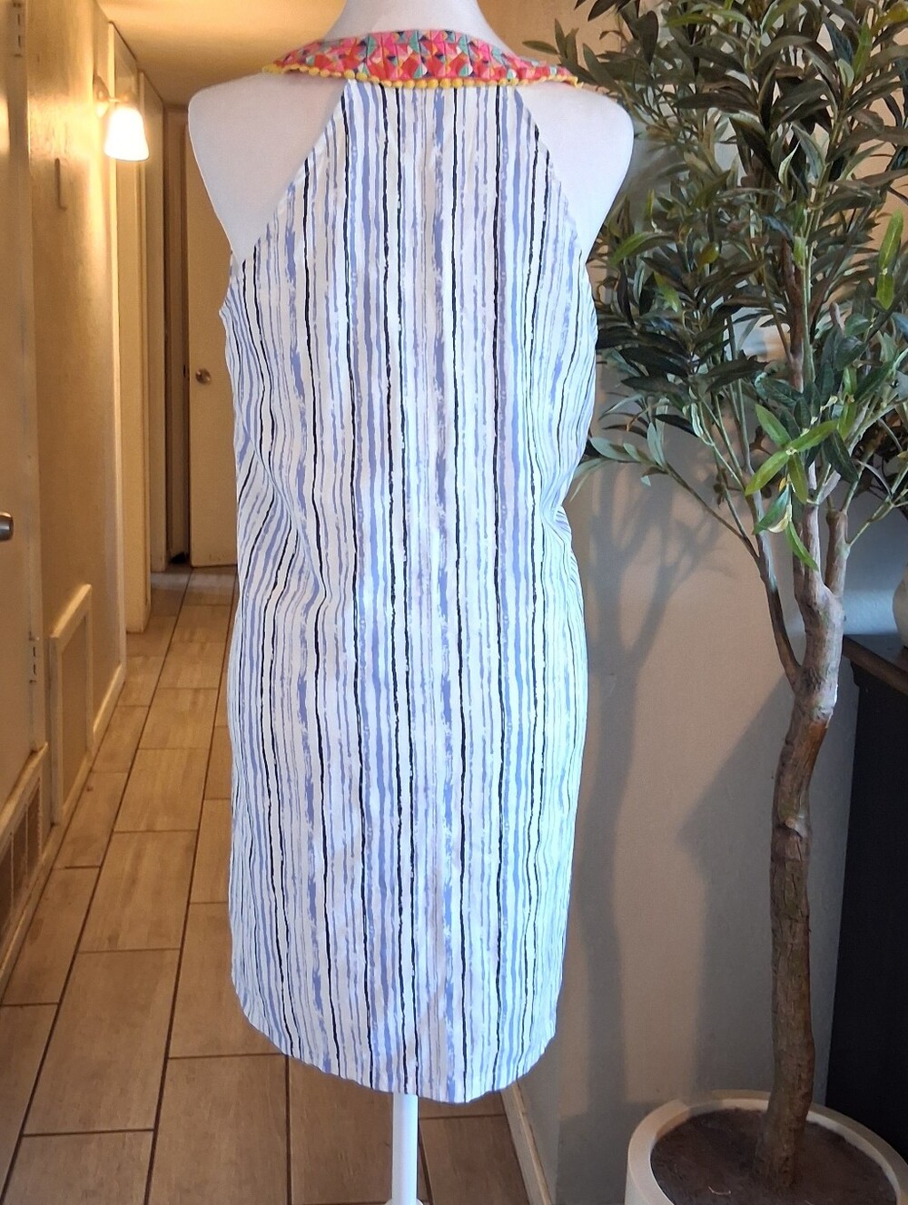 THML‎  Embroidered Halter Dress Sleeveless White Blue SzM Summer Vacation - Picture 5 of 15